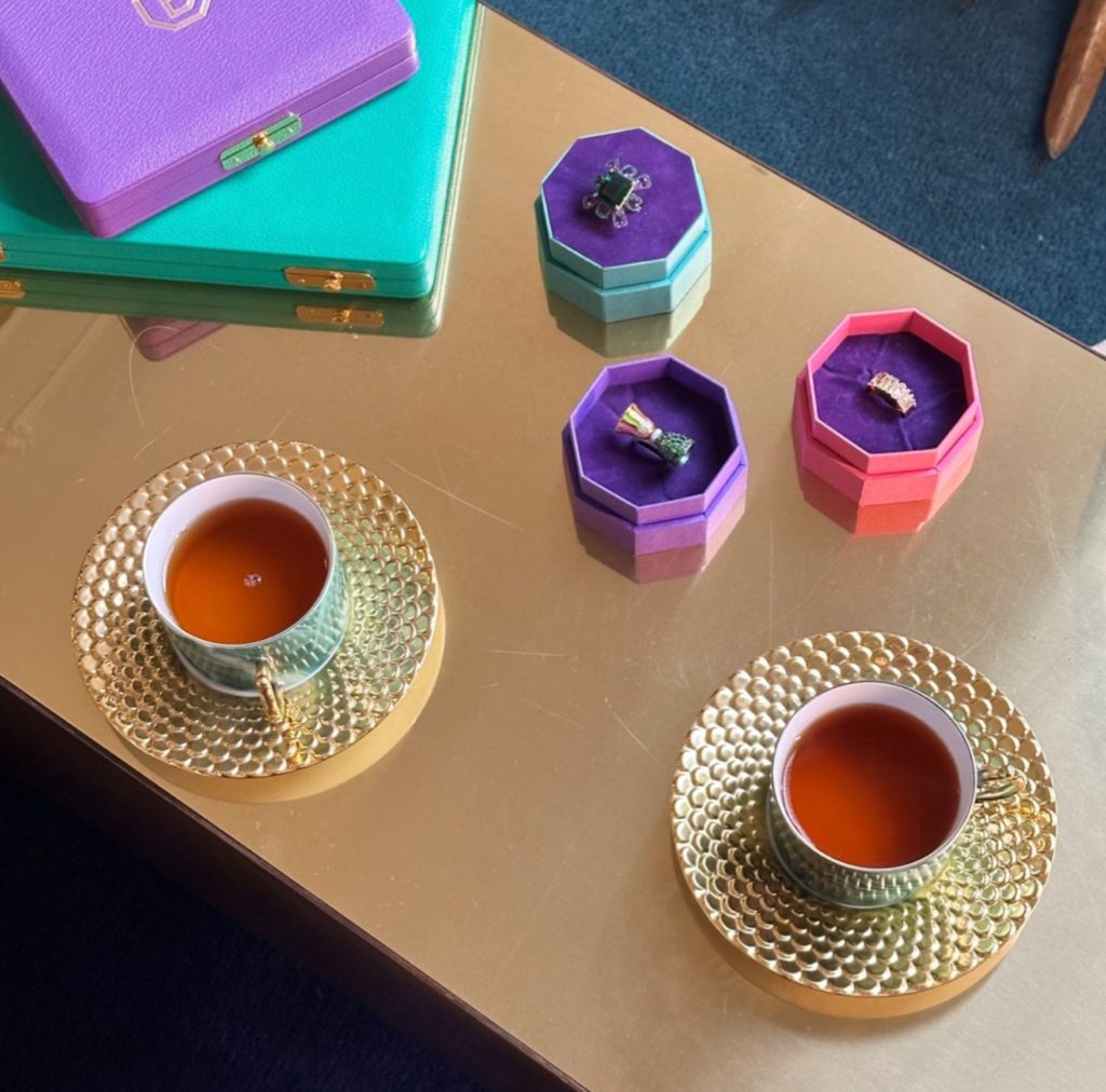 Écrins octogonaux violet, turquoise et rose pour bagues